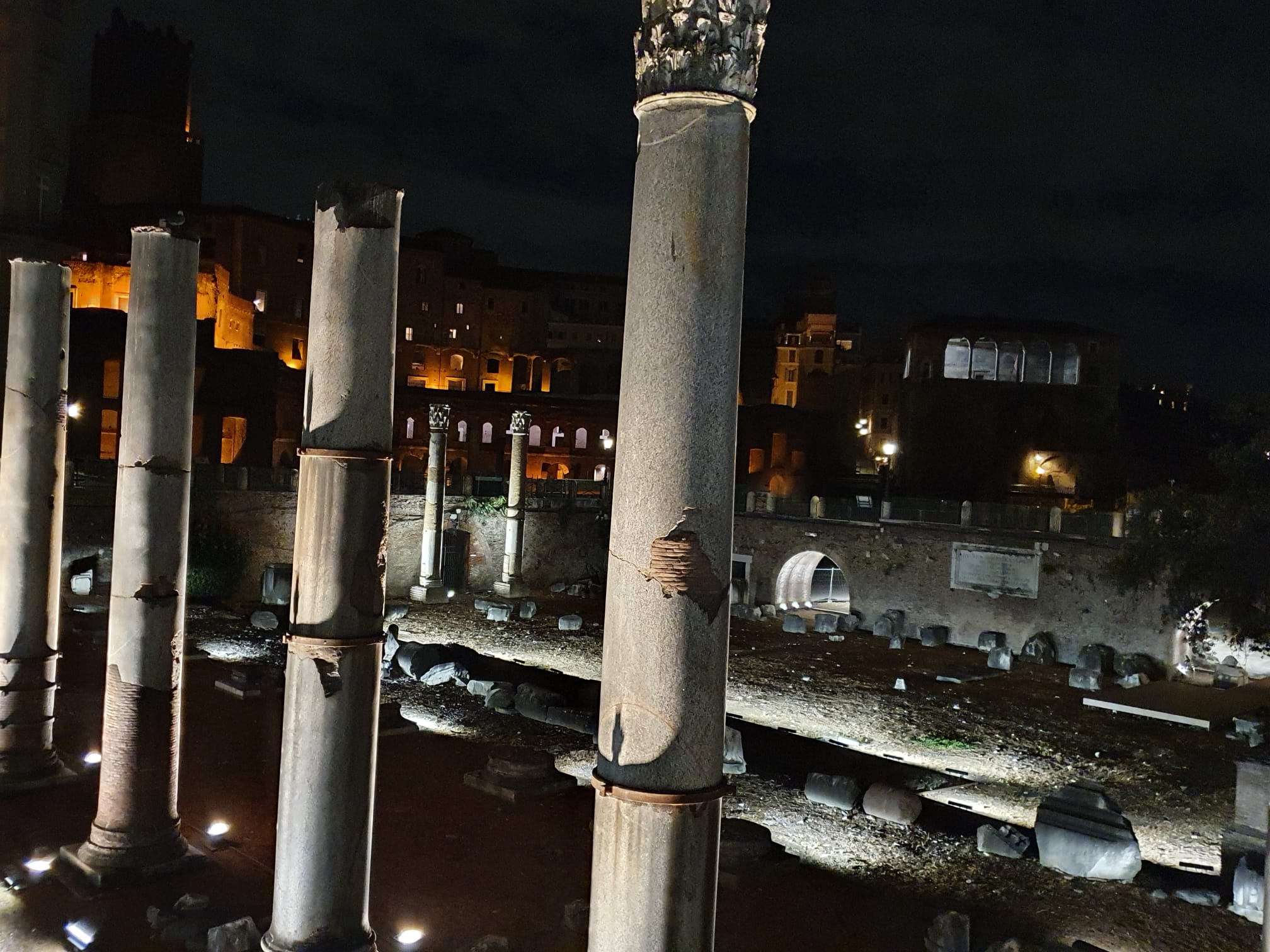 passeggiate notturne Roma fori imperiali e Colosseo