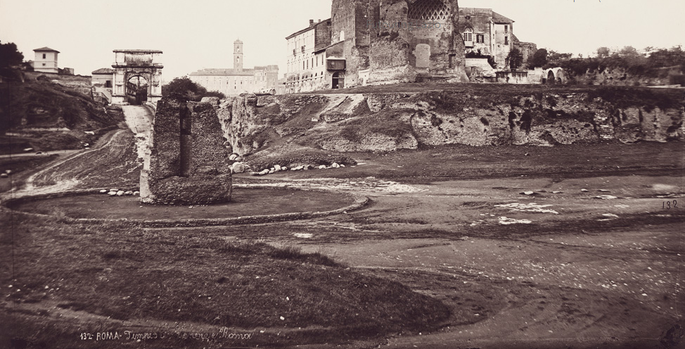 la collina della Velia in una immagine degli anni Trenta prima della distruzione